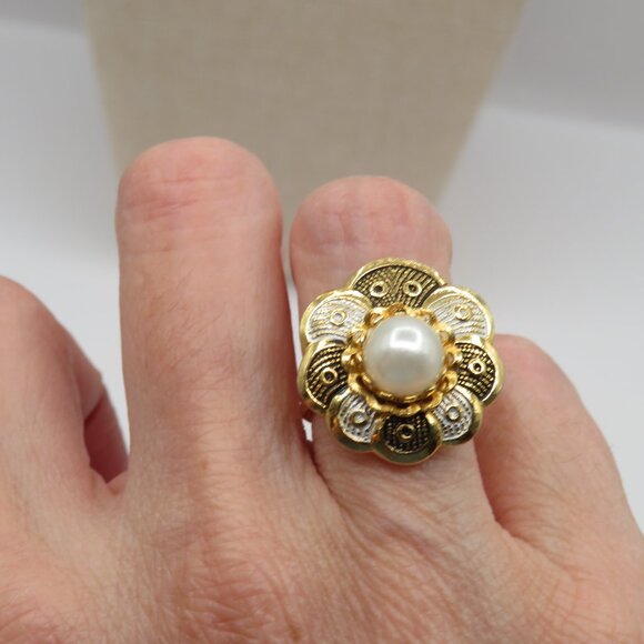 Vintage Damascene Style Faux Pearl Floral Ring Size 5 Adjustable - Picture 6 of 10